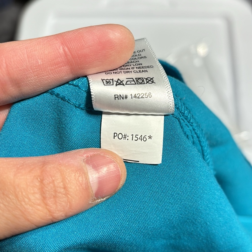 FIGS Scrub Casma Three-Pocket Scrub Top Teal Size Large - Picture 9 of 9